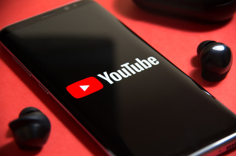 YouTube experimentiert mit längeren, aber weniger häufigen Werbeunterbrechungen auf Fernsehern